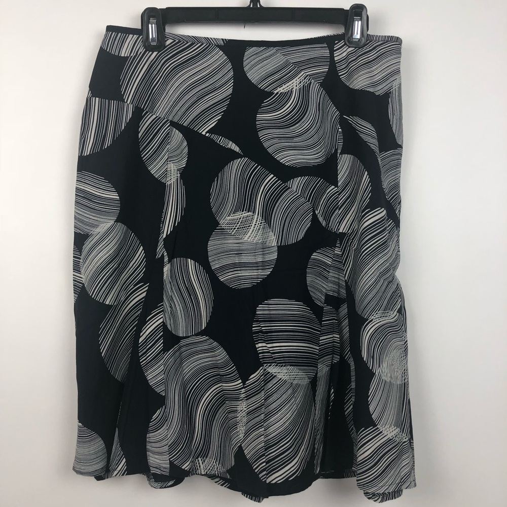 🔥 FINAL SALE PRICE Ann Taylor Skirt Size 10P
